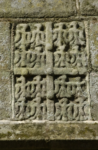 Bas-relief : Armoiries de la famille Montmorency-Laval
