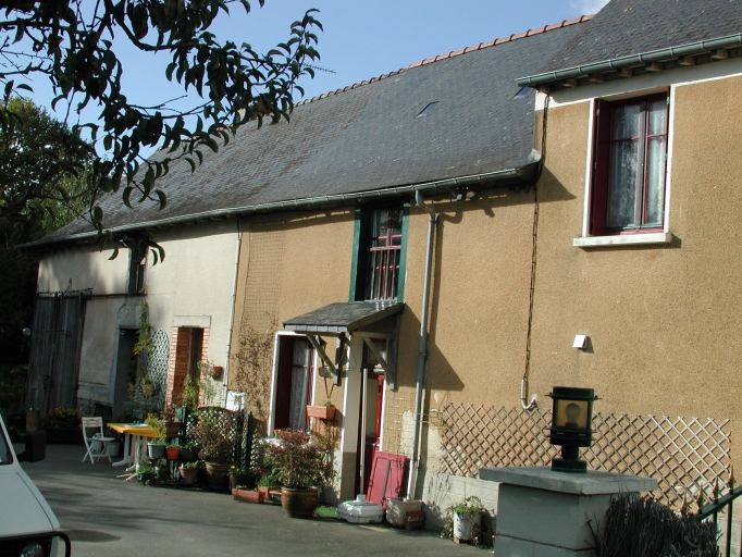 Ferme, actuellement maison, 26 route de Dinan, Montgerval (La Mézière)