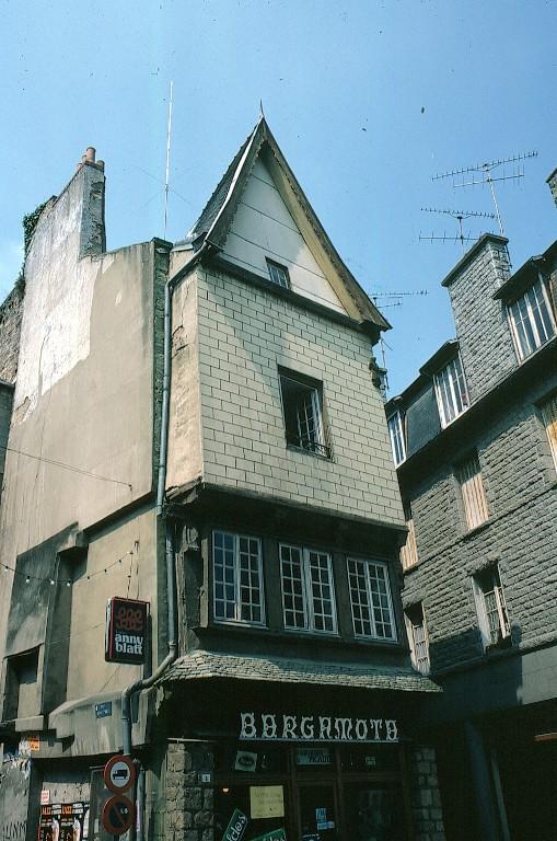 Maison, 2 rue Saint Yves (Guingamp)