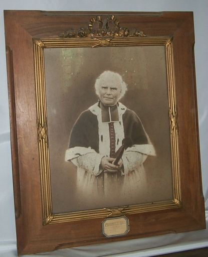 Photographie encadrée : Portrait du chanoine Turmel