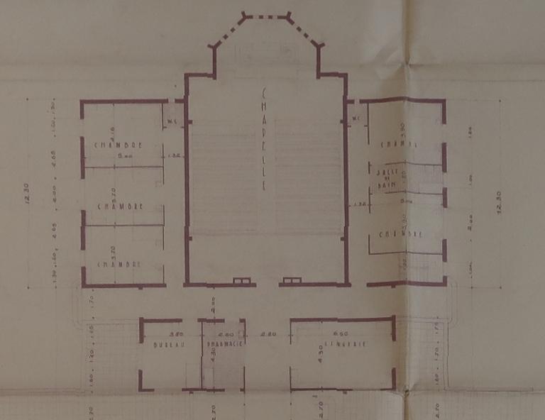 La chapelle du lycée Jean Guéhenno et sa décoration, 11 rue du Champ Rossignol (Fougères)