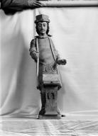 Statue (d'applique, petite nature) : saint Eloi, chapelle Sainte-Marie-du-Menez-Hom (Plomodiern)