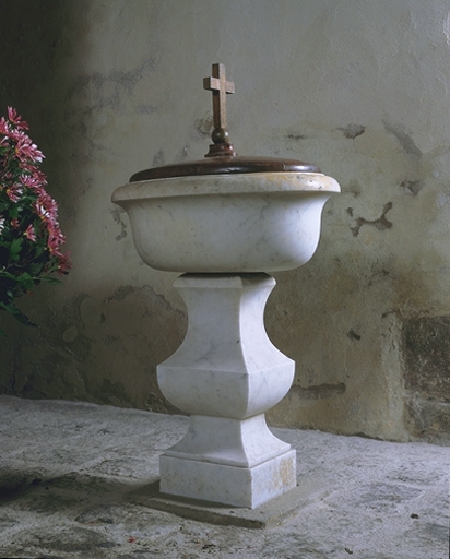 Fonts baptismaux, clôture des fonts baptismaux