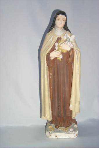 Ensemble de 7 statuettes : sainte Thérèse, Sacré Coeur, saint Antoine de Padoue, saint Joseph et l'Enfant