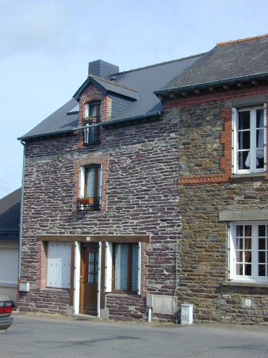 Maison, 5 rue de l'Eglise (Saint-Thurial)