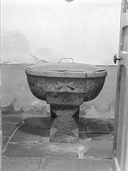 Fonts baptismaux (cuve baptismale à infusion), église Saint-Martin (Noyal-sous-Bazouges)