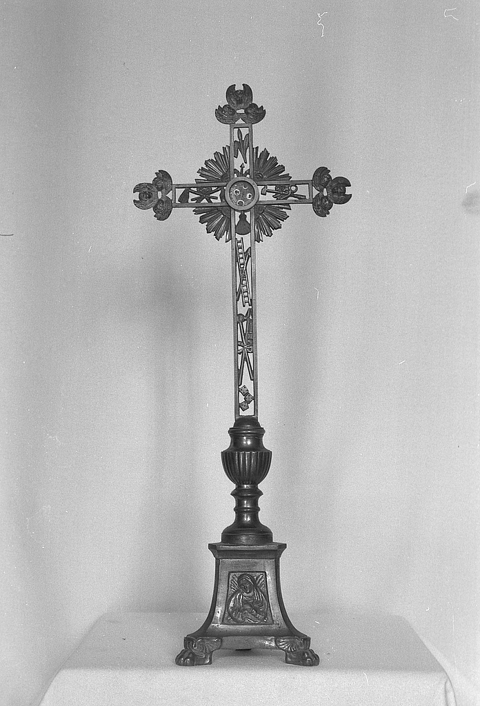 Croix-reliquaire, église paroissiale Sainte-Marie-Madeleine (Meucon)