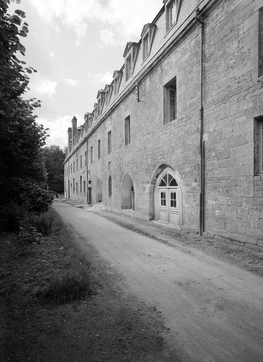 Abbaye Notre-Dame, devenue haras (Langonnet)