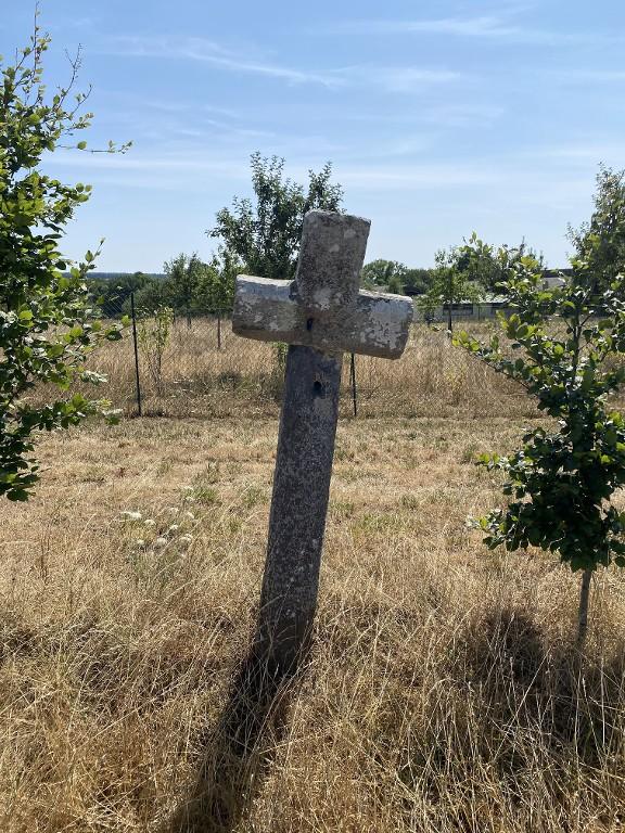 Croix de chemin, près le Pont sec (La Chapelle-Gaceline fusionnée en La Gacilly en 2017)