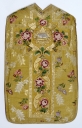 Ornement doré 1 : chasuble, bourse de corporal, 2 étoles, manipule, voile de calice