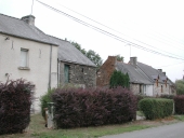 Alignement de maisons, le Bas Bel (Sainte-Marie)