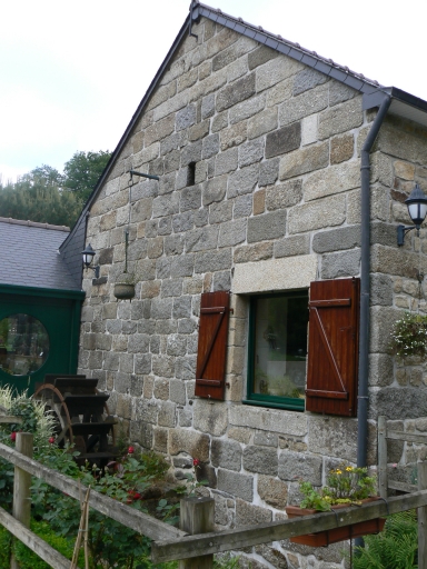 Moulin à farine de Kerdaniel, actuellement maison (Plélauff)