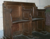 Ensemble de 2 fois 2 fausses-stalles de célébrant