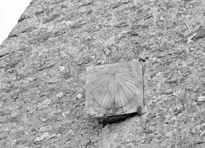 Cadran solaire, église paroissiale Sainte-Marie-Madeleine (Meucon)