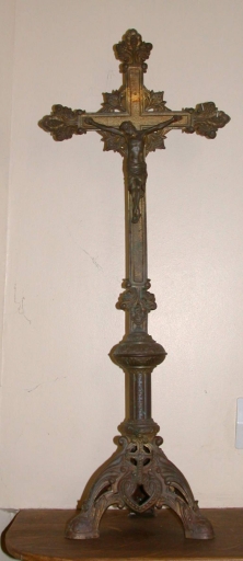 Garniture d'autel : croix et 6 chandeliers