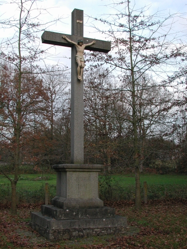 Croix monumentale, V.C. 3 (Tressé fusionnée en Mesnil-Roc'h en 2019)