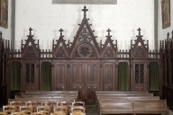 Lambris de demi-revêtement et 2 confessionnaux