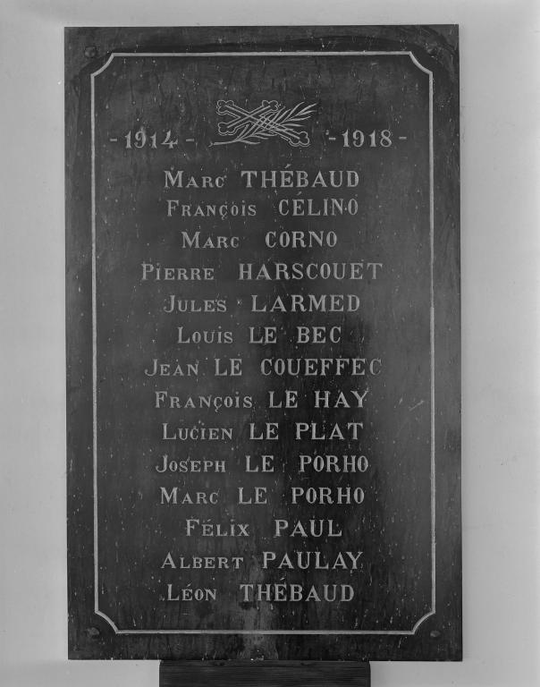 Monument aux morts (d'applique), église paroissiale sainte-Brigitte, sainte-Anne (Noyalo fusionnée en Theix-Noyalo en 2016)