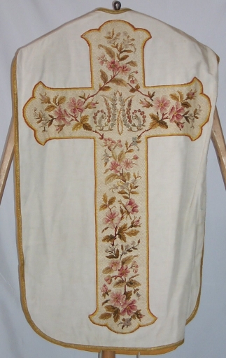 Ornement blanc 2 : chasuble, étole