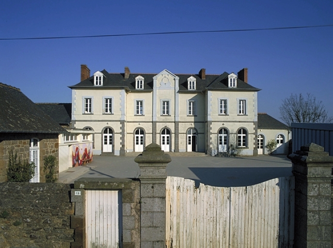 École de garçons, 13 rue de la Gare (Saint-Méloir-des-Ondes)