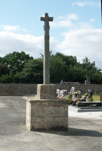 Croix de cimetière (Saint-Maudan)
