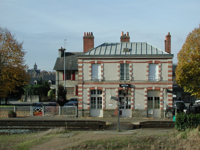 Gare, rue du Mont-Saint-Michel (Betton)