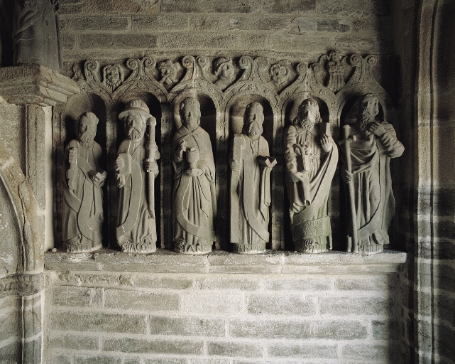 Ensemble de douze statues d'apôtres, église paroissiale Saint-Pérec (Lopérec)
