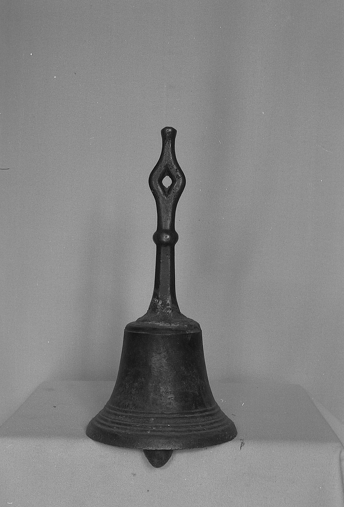 Clochette (cloche des morts), église paroissiale Sainte-Marie-Madeleine (Meucon)