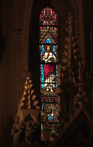 Ensemble de 7 verrières décoratives ou à personnages du choeur (baies 0, 1 à 6) : Sacré Coeur, Saint Martin, Saint Michel, et rose occidentale