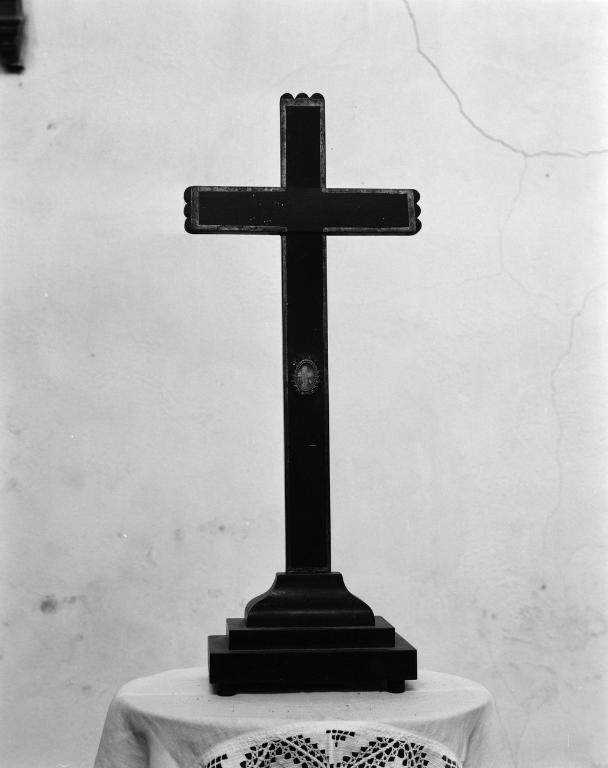 Croix-reliquaire, église paroissiale Saint-Servais (La Trinité-Surzur)
