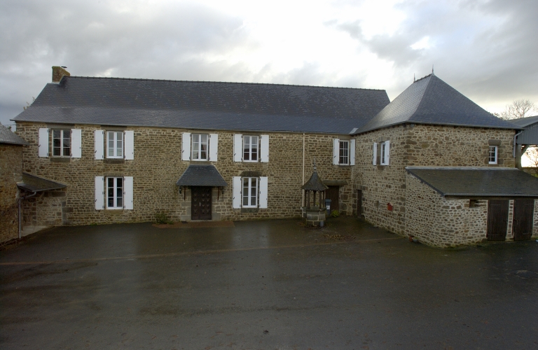 Ferme ancien manoir, la Salle (Saint-Symphorien)