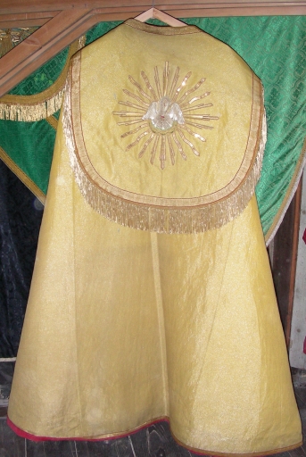 Chape dorée 1