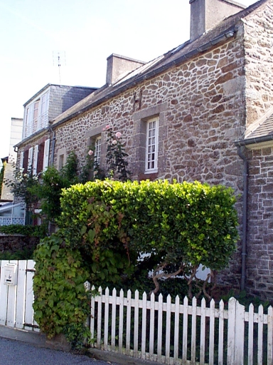 Alignement de maisons, 27-31 rue de la Salinette (Saint-Briac-sur-Mer)