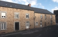 Maison, 9 Place de l'Eglise ; ruelle de la Rousselière (Le Pertre)