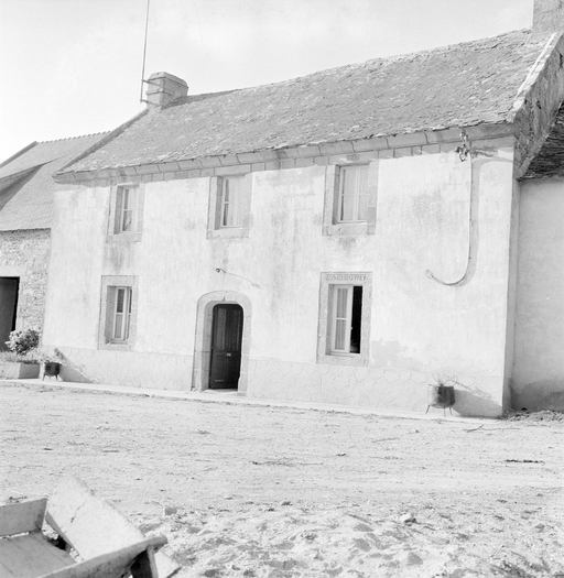 Ferme, Kerriel (Plomodiern)