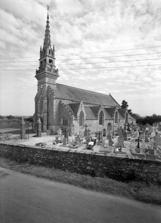 Eglise paroissiale Saint-Pierre, Saint-Paul (Squiffiec)