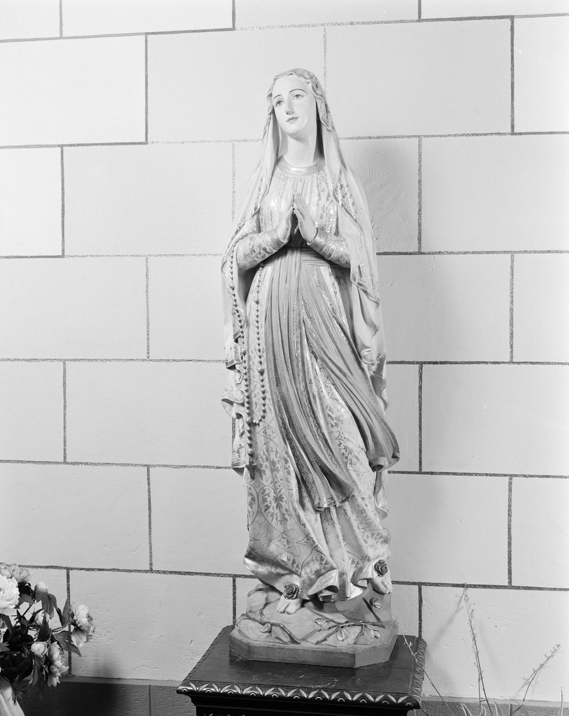 Statue (petite nature) : Vierge dite Notre-Dame du Rosaire, église paroissiale Saint-Pierre, Saint-Paul (Guidel)
