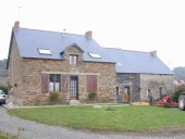 Alignement de trois maisons, la Chapelle de Gavrain (Renac)