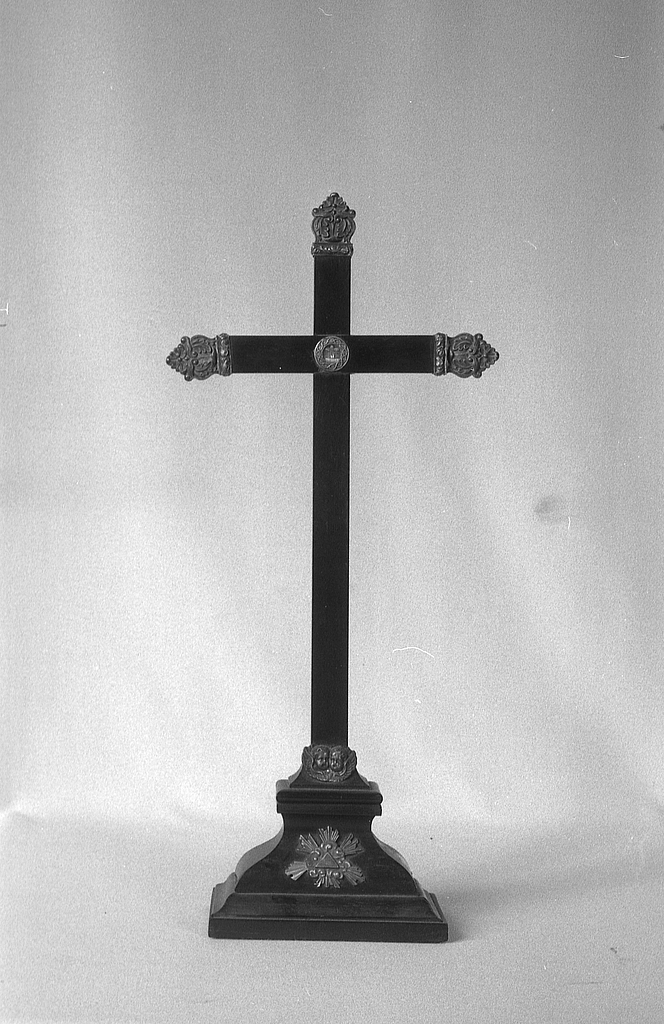Croix-reliquaire, église paroissiale du Sacré-Coeur (Saint-Judoce)