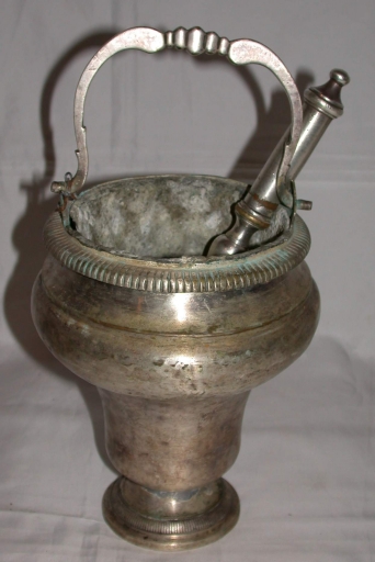 Seau à eau bénite 1