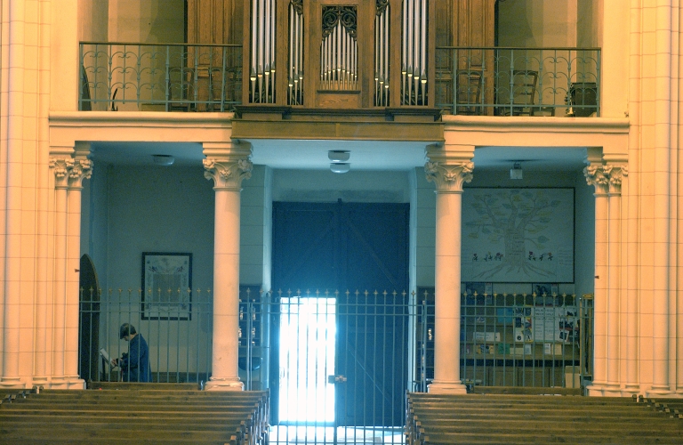Tribune et garde-corps
