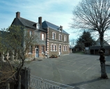 École des filles, rue des Ecoles (Dourdain)
