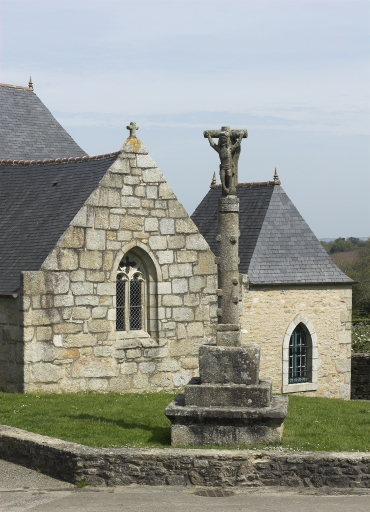 Croix de l'ancien cimetière (Le Cloître Saint-Thégonnec)