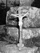 Croix d'autel (croix d'autel, anciennement statue de Christ en croix numéro 1), chapelle Saint-Adrien (Pleumeur-Gautier)