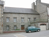 Maison, 12 place de la Mairie (Saint-Germain-sur-Ille)