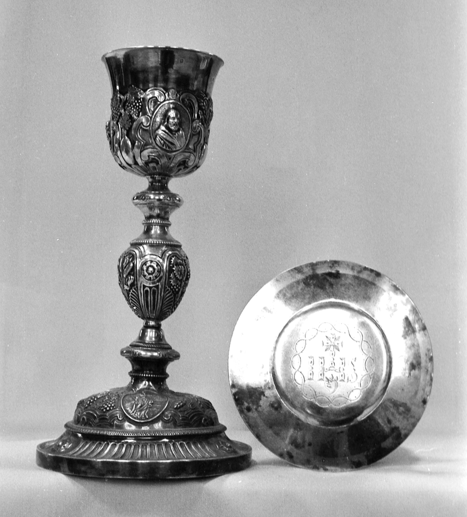 Calice, patène (4), église Saint-Pierre-Saint-Paul, Chapelle Notre-Dame-des-Victoires et ossuaire (Gourin)