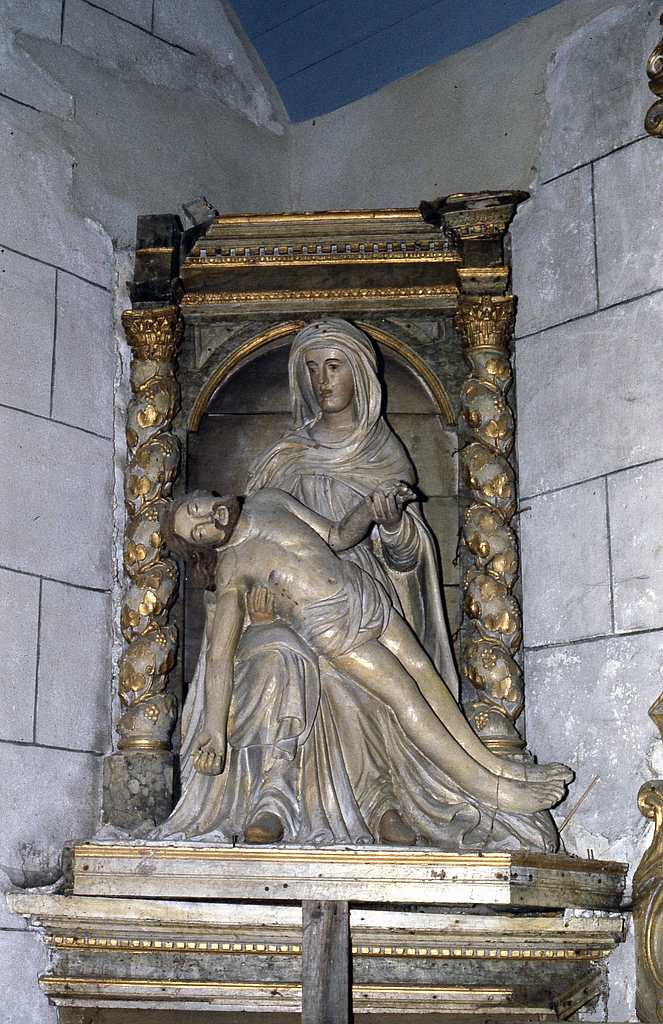 Statue (d'applique) : Vierge de Pitié, église paroissiale Saint-Vinoc (Plouhinec-29)