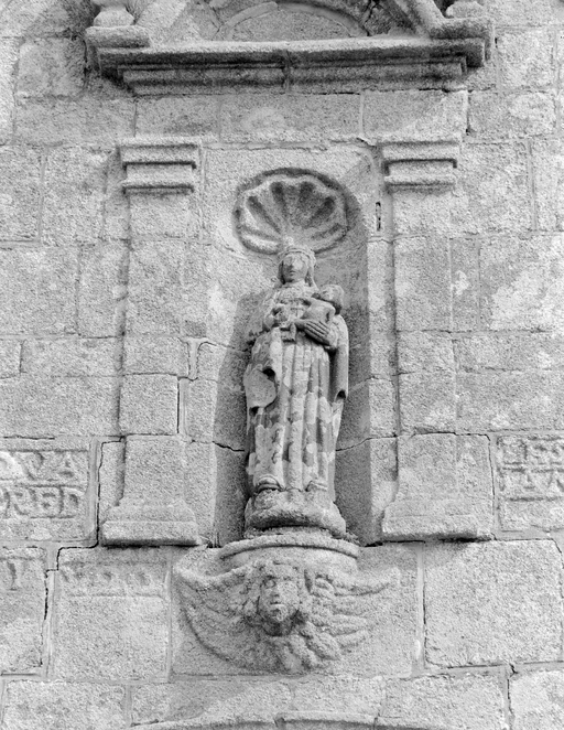 Statue : Vierge à l'Enfant (1), chapelle Notre-Dame (Châteaulin)
