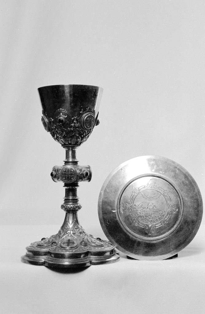 Calice, patène (4), église paroissiale Saint-Paul (Paule)