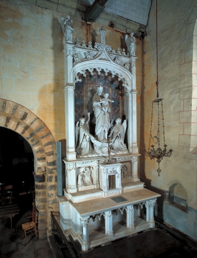 Ensemble de l'autel de la Vierge : autel, retable, tabernacle, gradin d'autel, 2 degrés d'autel